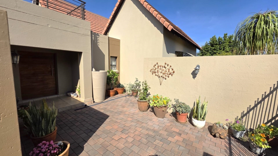 4 Bedroom Property for Sale in Leloko North West